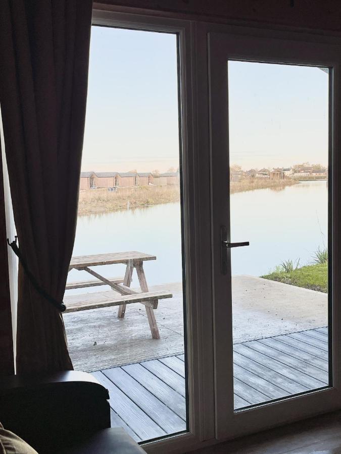 Lakeside Fishing Retreats Boston Bagian luar foto