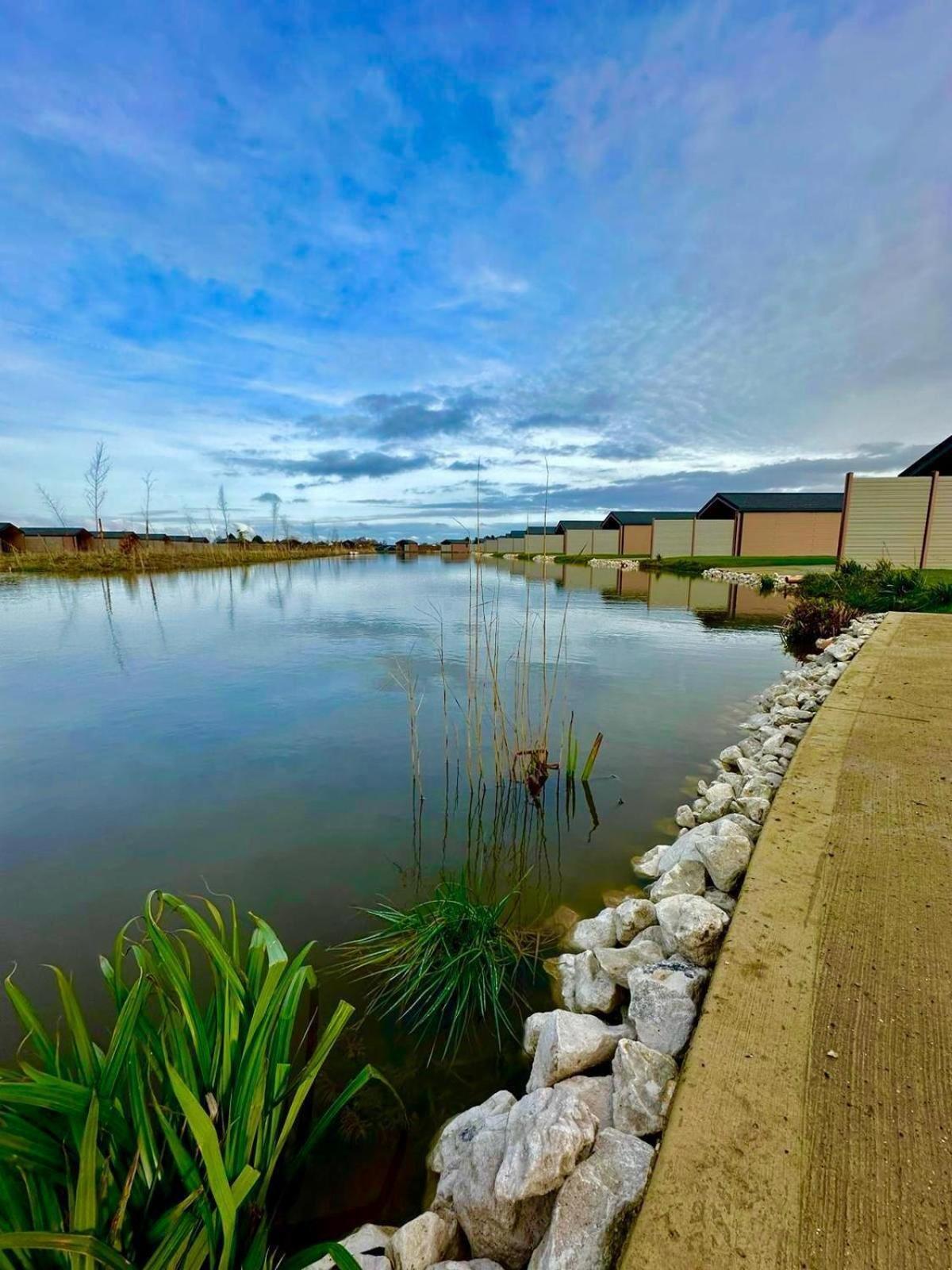 Lakeside Fishing Retreats Boston Ruang foto