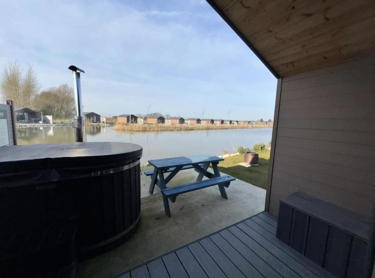 Lakeside Fishing Retreats Boston Ruang foto